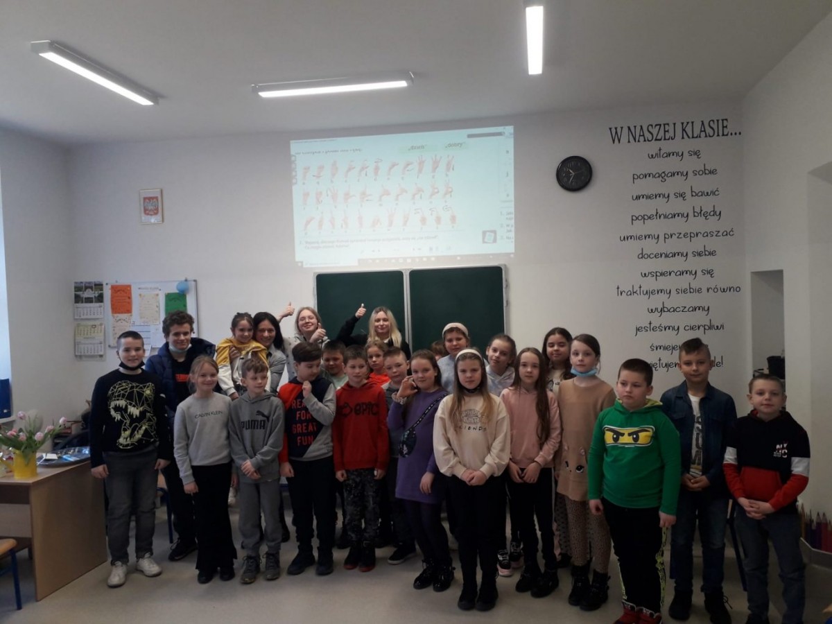 Warsztaty języka migowego w Szkole Podstawowej nr 2 w Sławnie