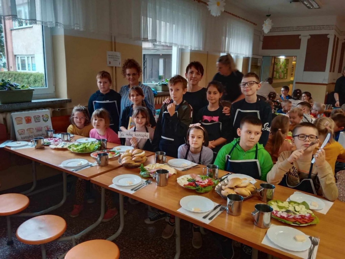 Międzynarodowy Dzień Zdrowego Śniadania w klasach młodszych
