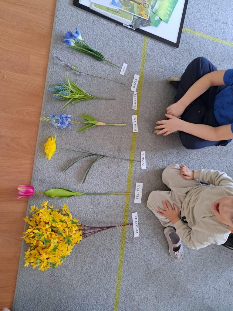 PRZEDSZKOLAKI SADZĄ I SIEJĄ
