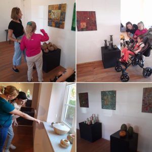 Wyjście zespołów rewalidacyjno- wychowawczych do SDK na wystawę malarstwa i ceramiki